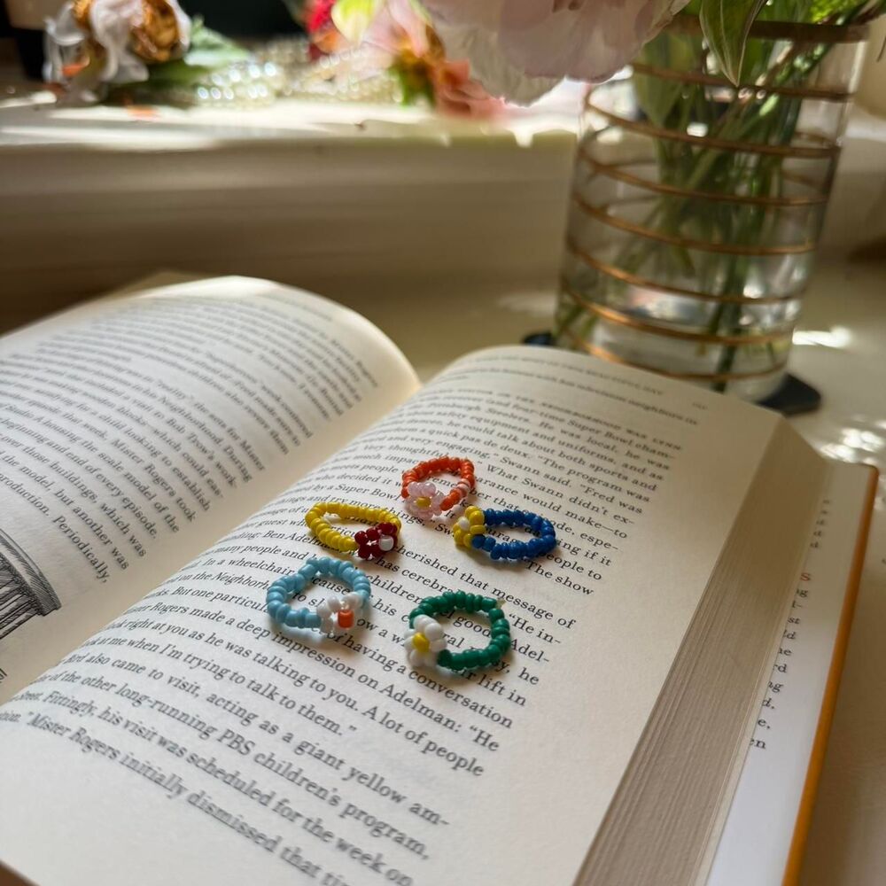 Flower beaded ring set